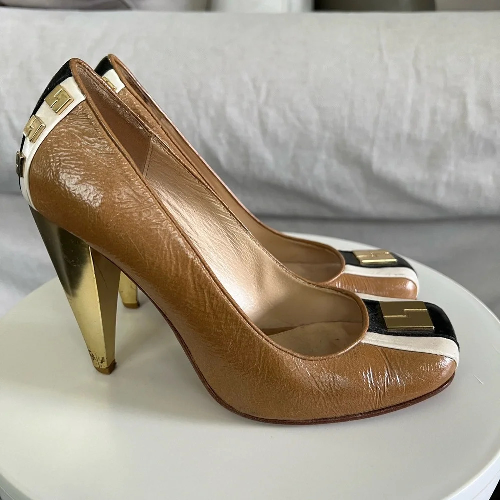 Women’s L.A.M.B. Davin Camel Patent Leather Tan Heels Pumps Gold Heel 2 Tone 5.5
